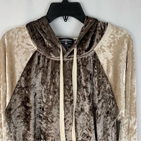 Bird & Vine Velvet Pullover - Picture 4 of 11